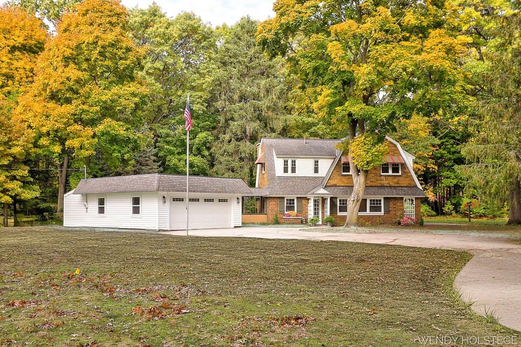 4 bedroom house for sale at 713 N Shore Dr Beechwood - $875,000