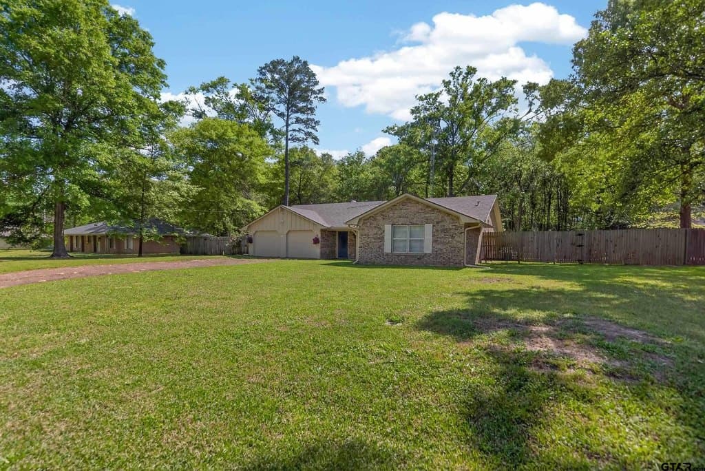 3 bedroom house for sale at 15544 Nell Lynn Ln Tyler 75707 - $325,000