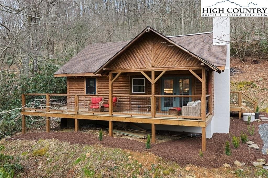 2 bedroom house for sale at 1520 Bamboo Rd Boone - $439,000