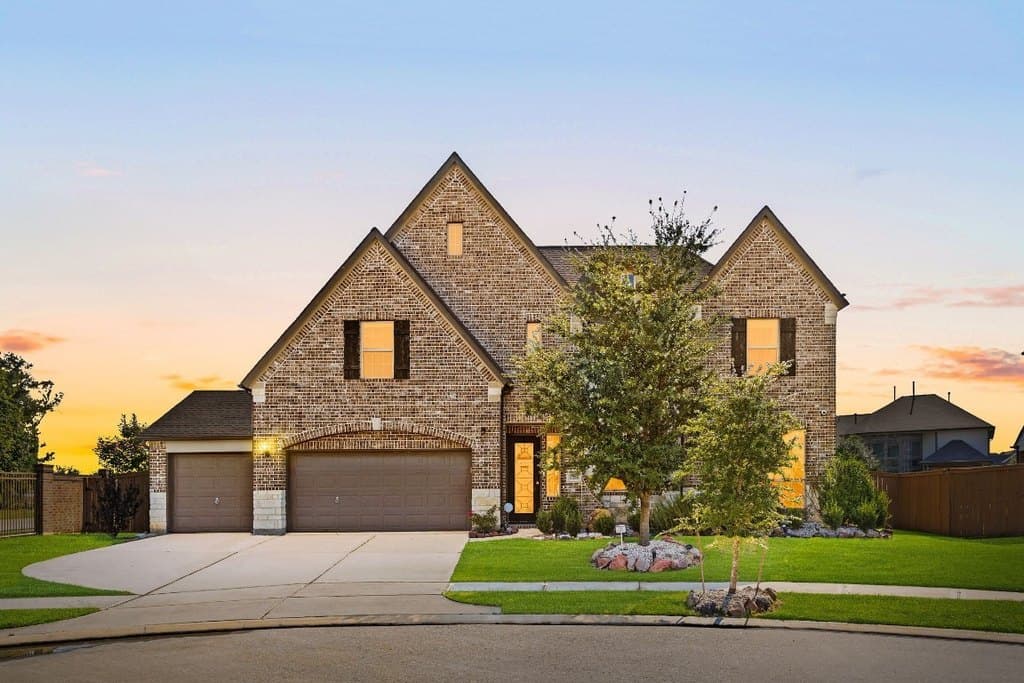 5 bedroom house for sale at 15726 Ballater Ridge Ln Humble 77346 - $925,000