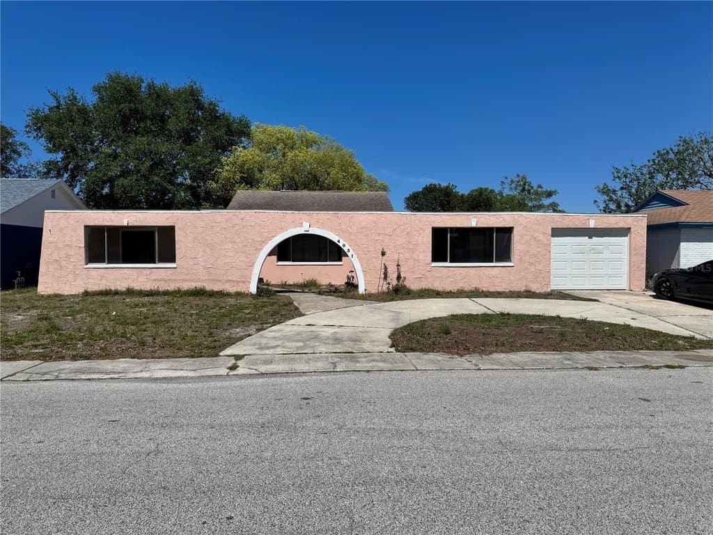 3 bedroom house for sale at 4031 Grayton Dr Beacon Square - $204,900