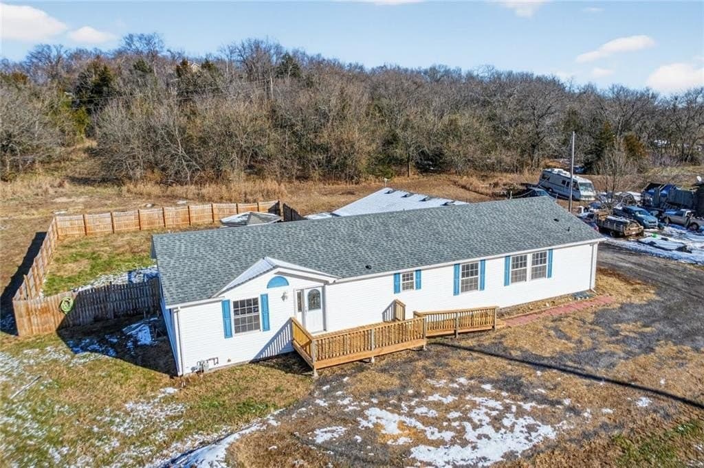 4 bedroom house for sale at 14746 Metro Ave Bonner Springs - $359,000