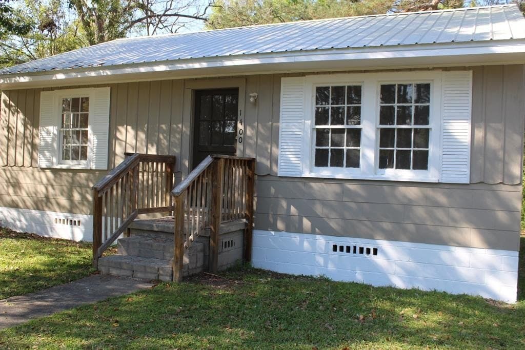 2 bedroom house for sale at 1400 Greenwood Dr Dothan 36303 - $74,800