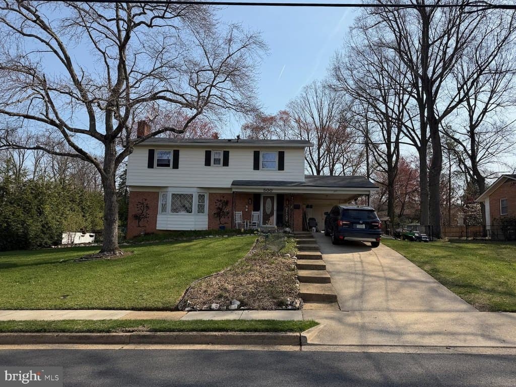 4 bedroom house for sale at 500 Kramer Dr SE Vienna 22180 - $1,100,000