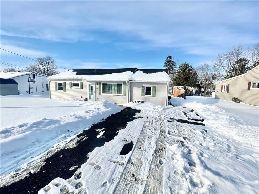 2 bedroom house for sale at 39 Elmhurst Cir Aurelius - $235,000