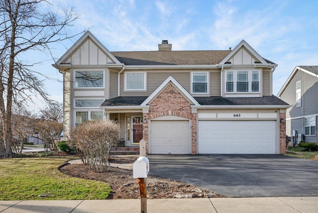 5 bedroom house for sale at 685 E Thornhill Ln Palatine 60074 - $700,000