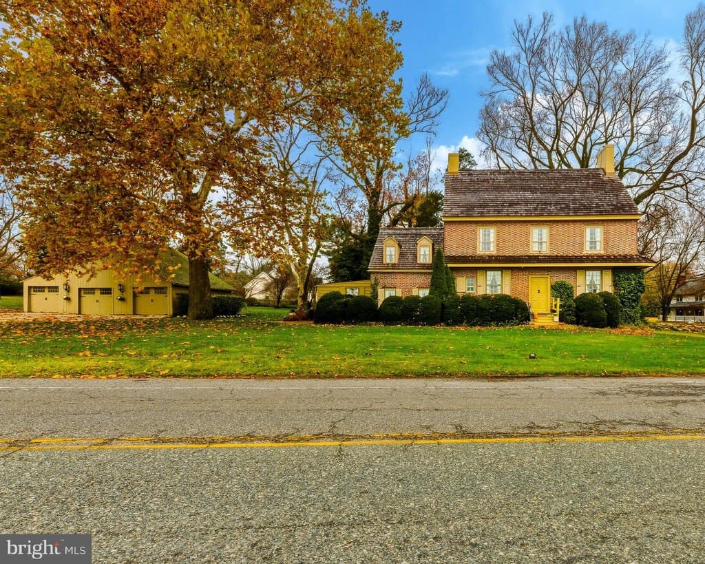 4 bedroom house for sale at 1349 Kings Hwy Auburn - $949,000
