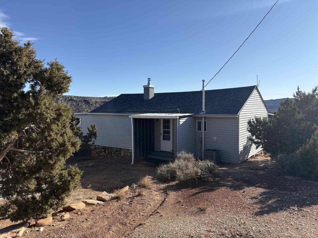 2 bedroom house for sale at 22851 Pelican Ridge Rd Alcova - $350,000