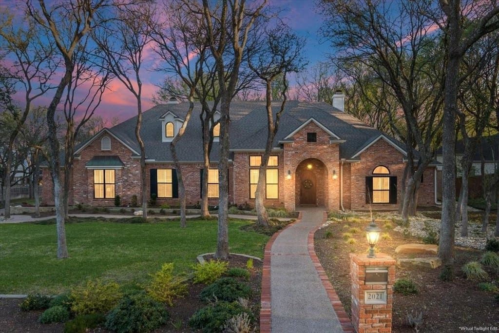 4 bedroom house for sale at 2021 Rockbridge Rd McGregor - $1,295,000
