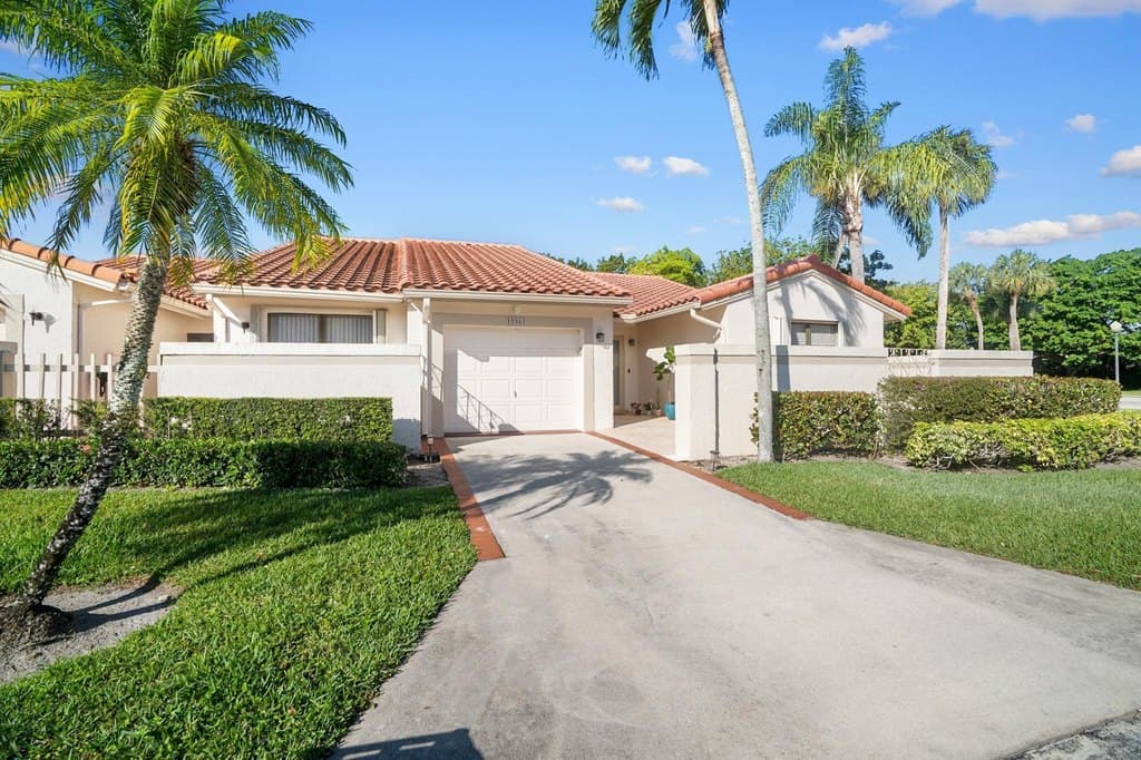 3 bedroom house for sale at 19961 Mona Cir Boca Raton - $540,000