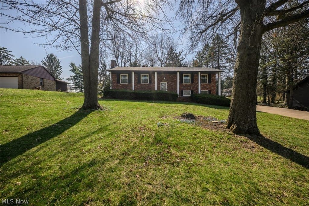 3 bedroom house for sale at 5210 Sibila Rd NW Canton 44718 - $290,000