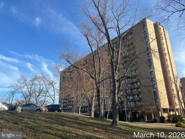 condo for sale at 6100 Westchester Park Dr Apt 707 College Park 20740 - $109,900