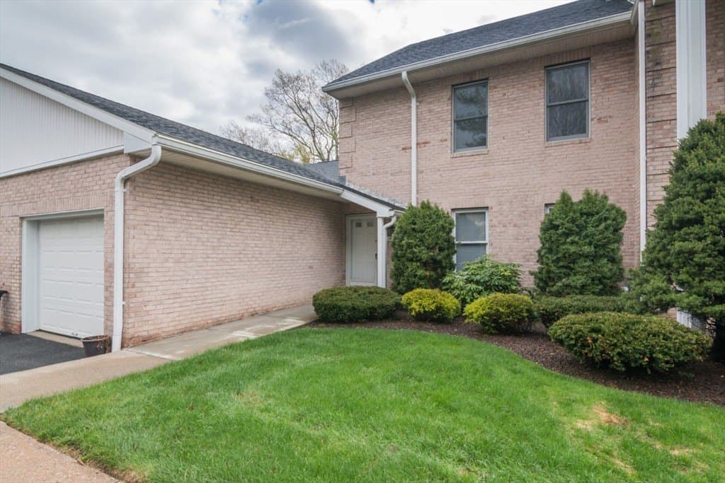 2 bedroom condo for sale at 14B Castle Hill Rd Unit 14B Agawam Town - $339,900