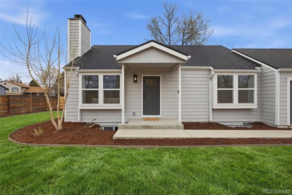 5 bedroom house for sale at 4711 Granby Way Denver - $490,000