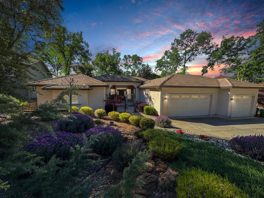 3 bedroom house for sale at 12097 Elm Ct Auburn - $830,000