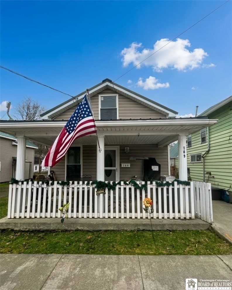2 bedroom house for sale at 169 W Washington St Bradford - $52,000
