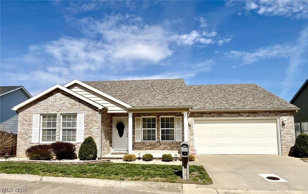3 bedroom house for sale at 2213 Packard Ct Parkersburg 26104 - $259,900