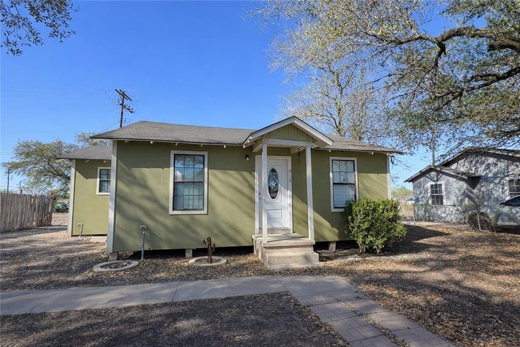 2 bedroom house for sale at 313 Saint Joseph St Alice - $115,000