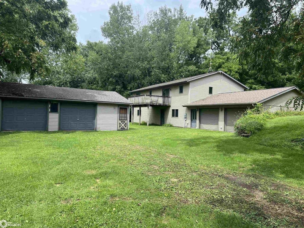 3 bedroom house for sale at 4889 Valley Farm Rd Central City - $319,500