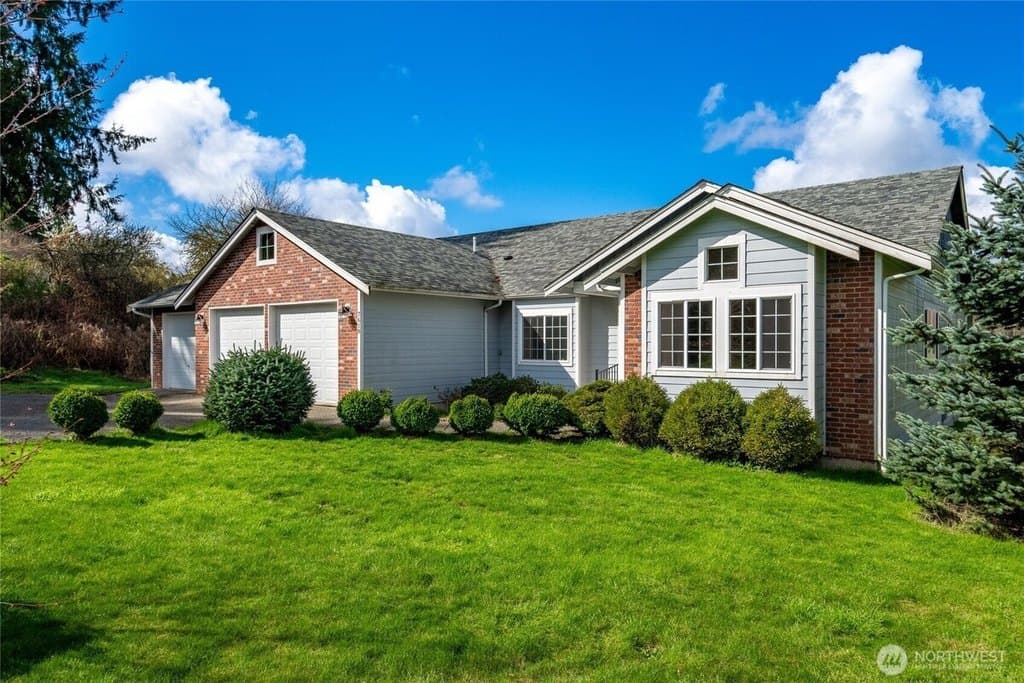 4 bedroom house for sale at 7618 137th Ave SE Snohomish 98290 - $1,149,000