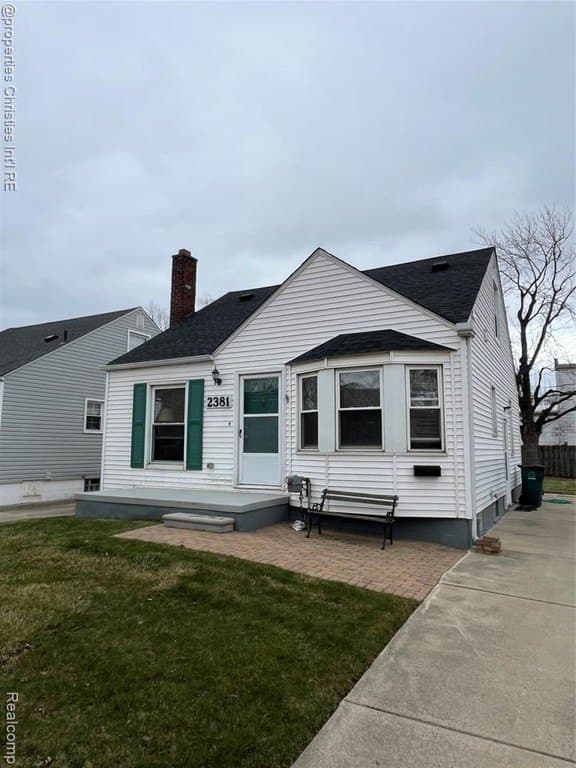 3 bedroom house for sale at 2381 Princeton Rd Berkley - $250,000