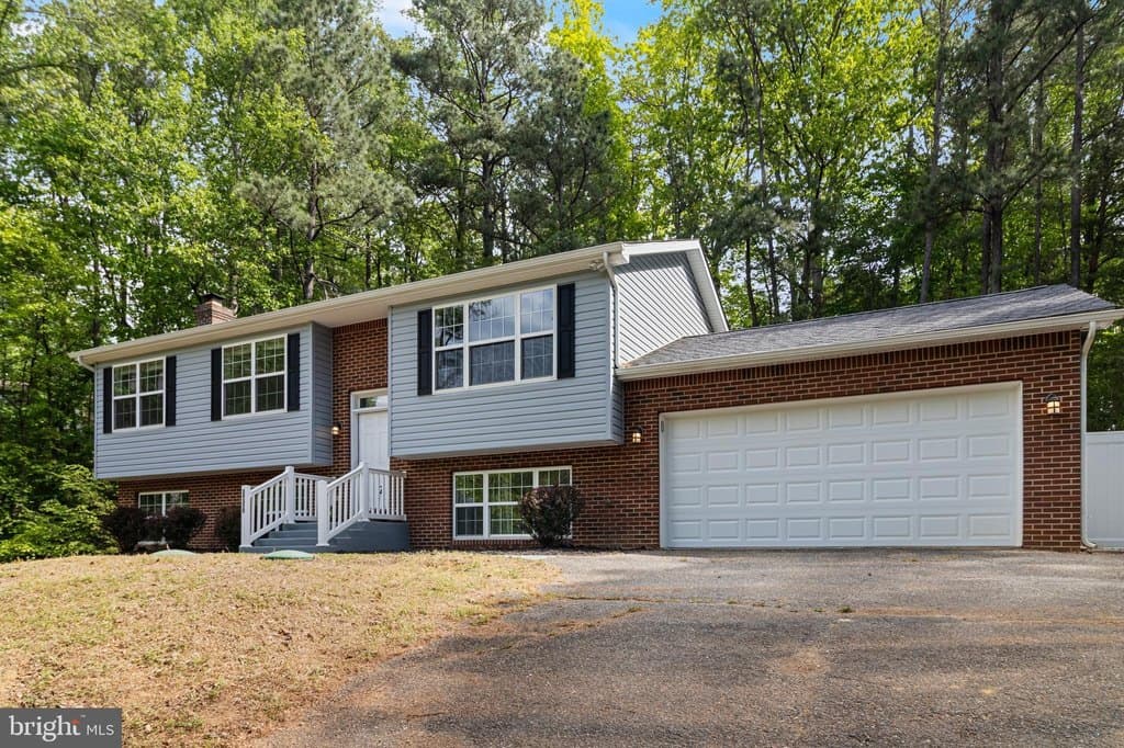4 bedroom house for sale at 39350 Golden Beach Rd Golden Beach 20659 - $475,000