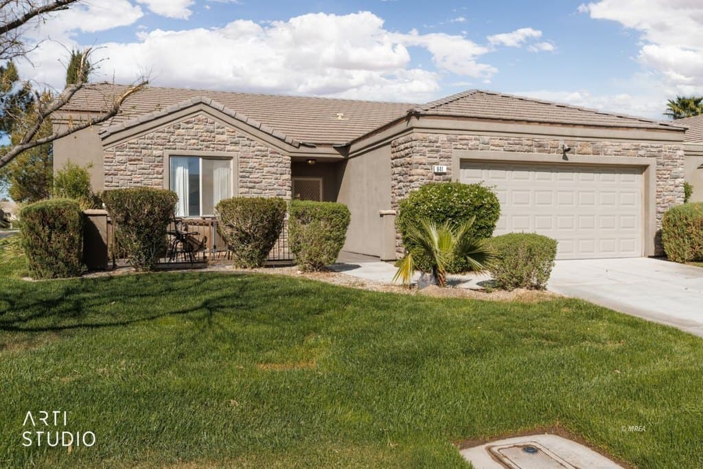 3 bedroom townhouse for sale at 641 Jessica Dr Mesquite 89027 - $362,000