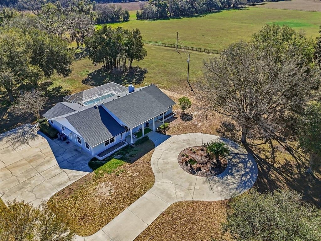6 bedroom house for sale at 9115 NW 170th St Alachua - $899,000