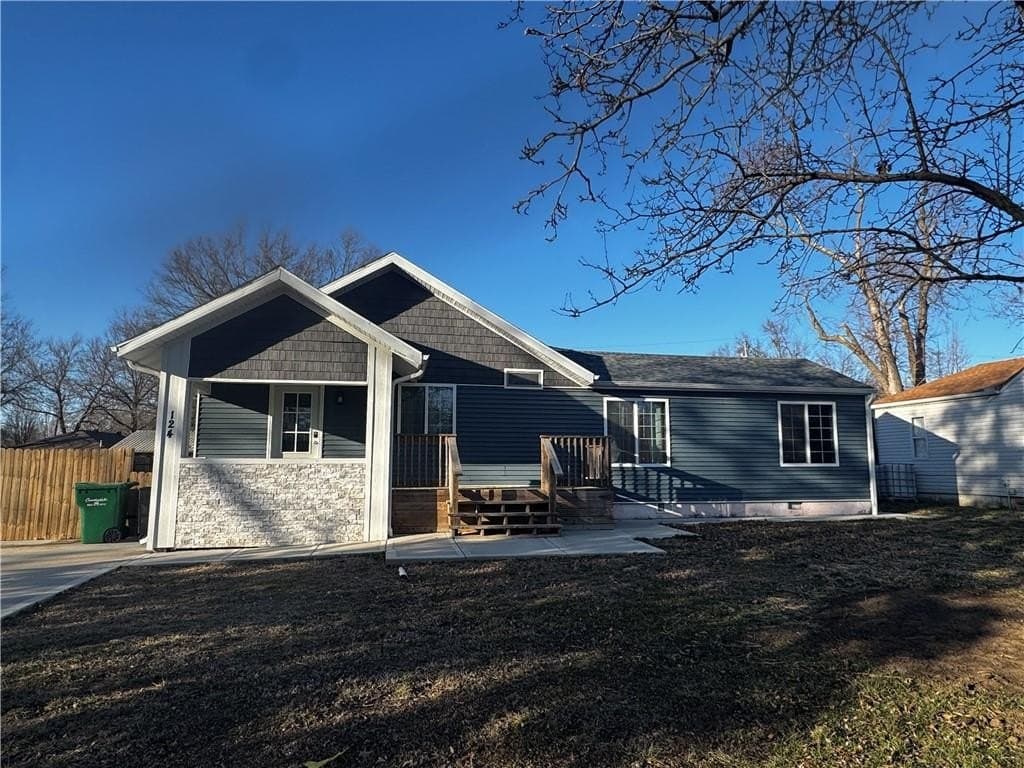 4 bedroom house for sale at 124 W 5th St Adrian - $298,000