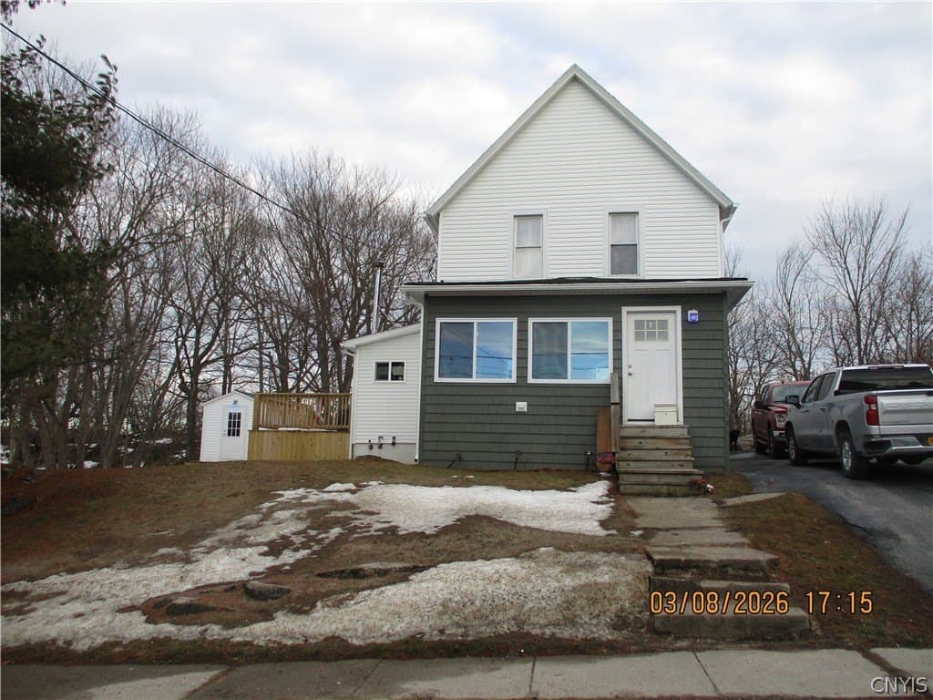 4 bedroom house for sale at 24 Bolton Ave Alexandria Bay - $275,000