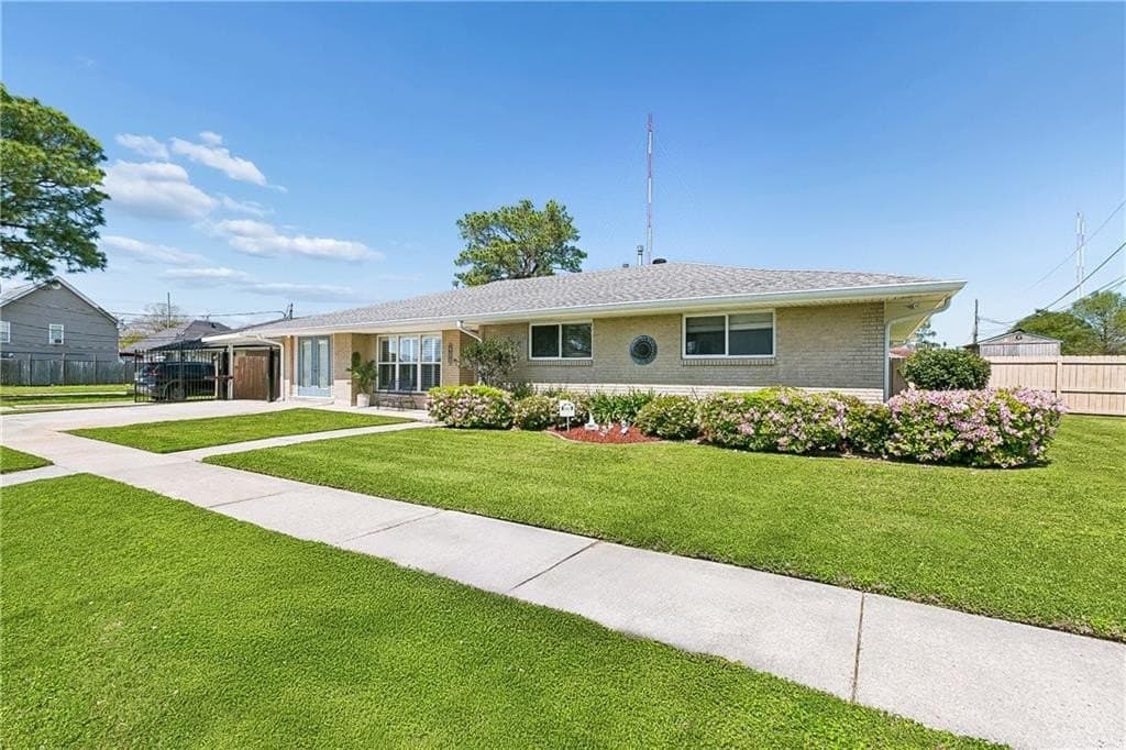 3 bedroom house for sale at 421 E Saint Jean Baptist St Chalmette - $294,999