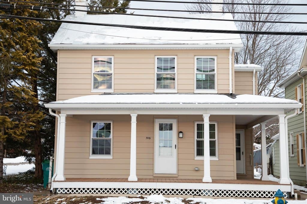 3 bedroom house for sale at 305 Main St N Boonsboro - $389,000