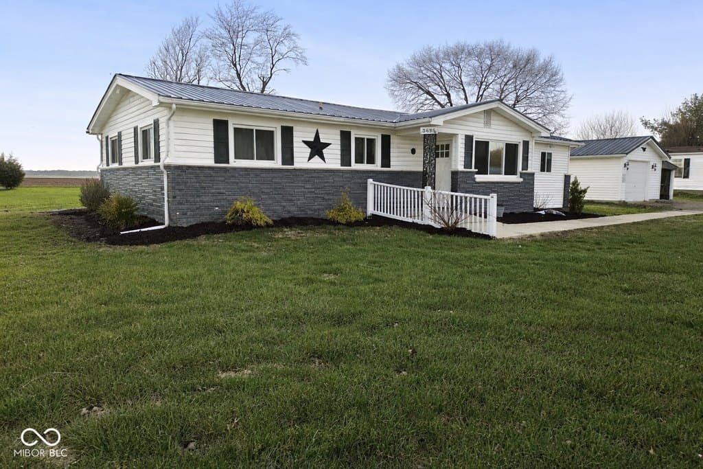 3 bedroom house for sale at 3495 N Main St Butlerville - $179,900