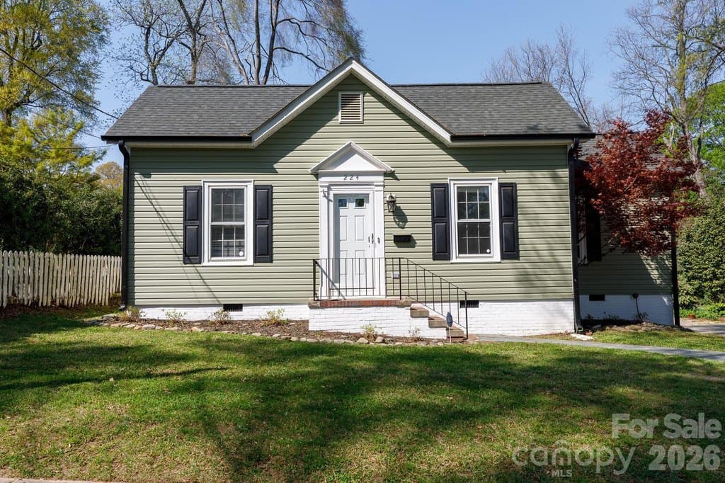 2 bedroom house for sale at 224 W 4th Ave Gastonia 28052 - $225,000