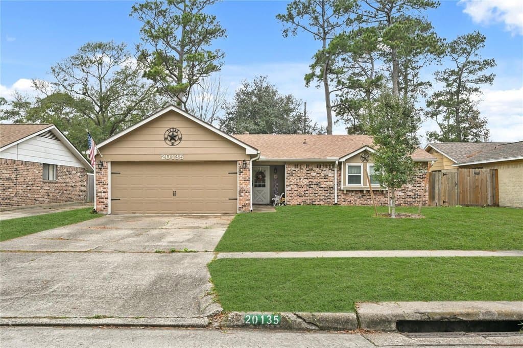 3 bedroom house for sale at 20135 Fox Grove Ln Humble 77338 - $235,000