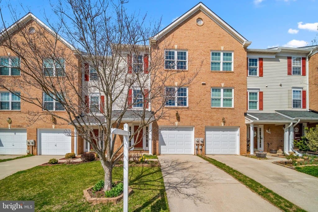 3 bedroom townhouse for sale at 5220 Lightfoot Path Columbia 21044 - $549,000