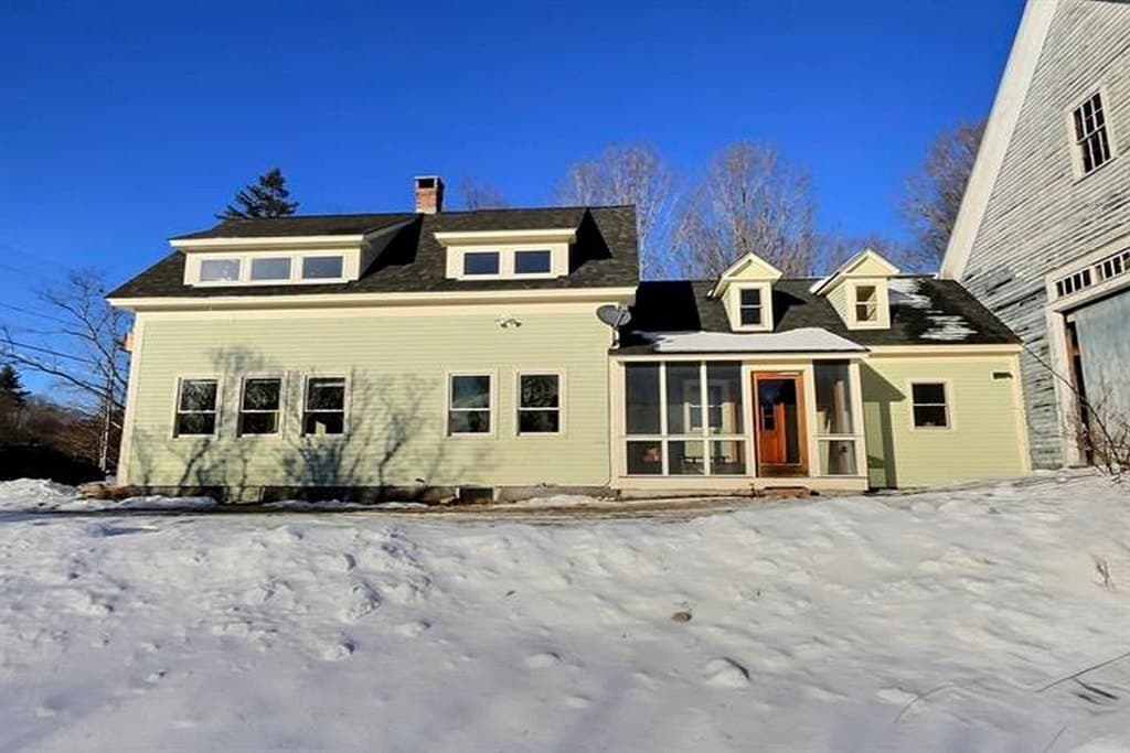 3 bedroom house for sale at 24 Greenhouse Ln Bradford - $449,000