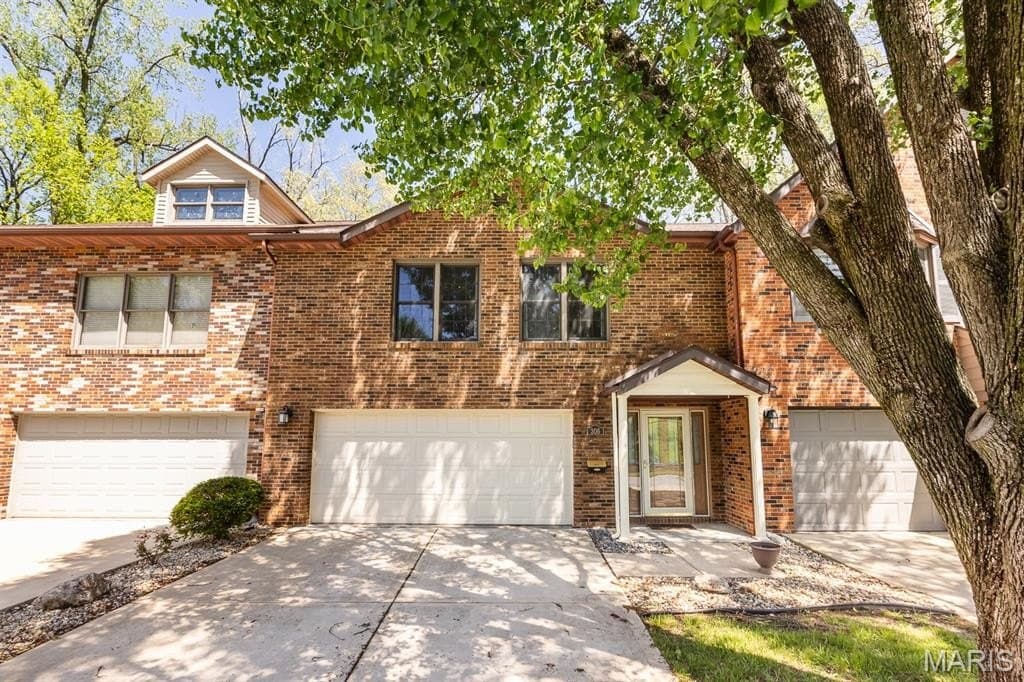 2 bedroom house for sale at 306 Northoak Dr Collinsville 62234 - $269,900