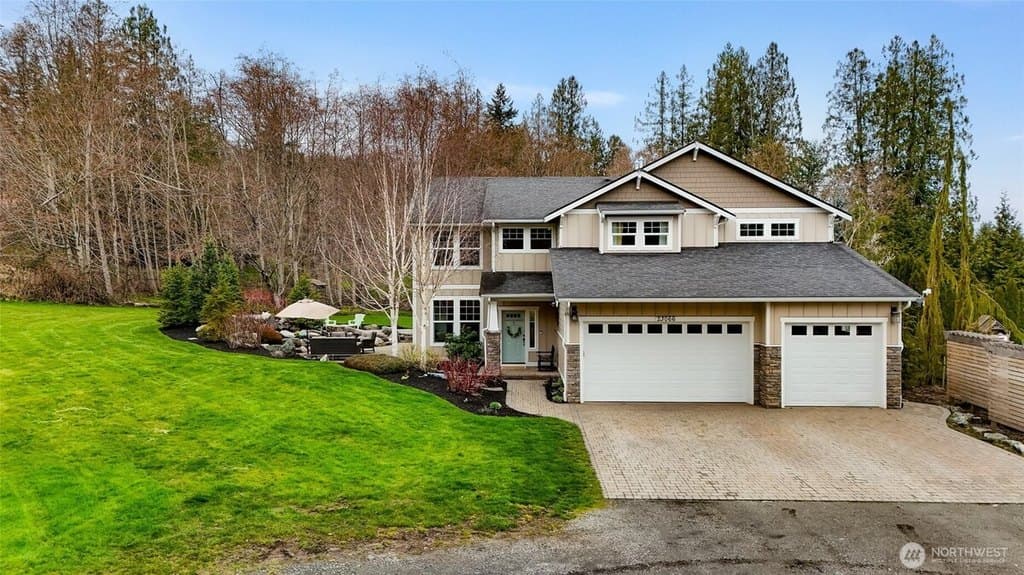 4 bedroom house for sale at 23066 Sagers Ln Big Lake - $985,000