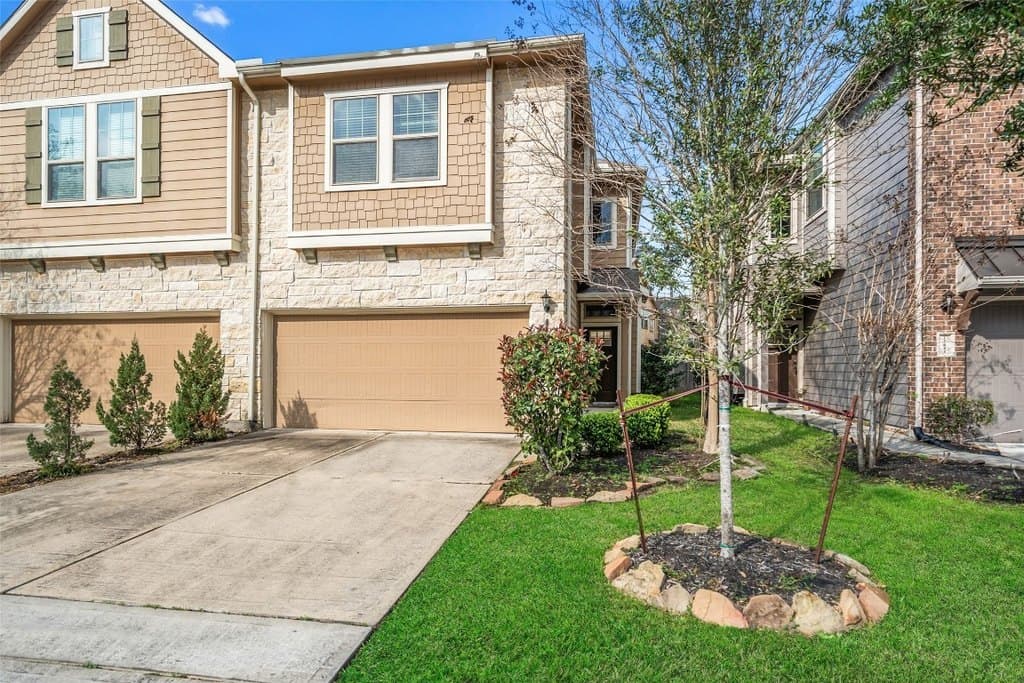 3 bedroom townhouse for sale at 12439 Chester Creek Cir Atascocita - $250,000