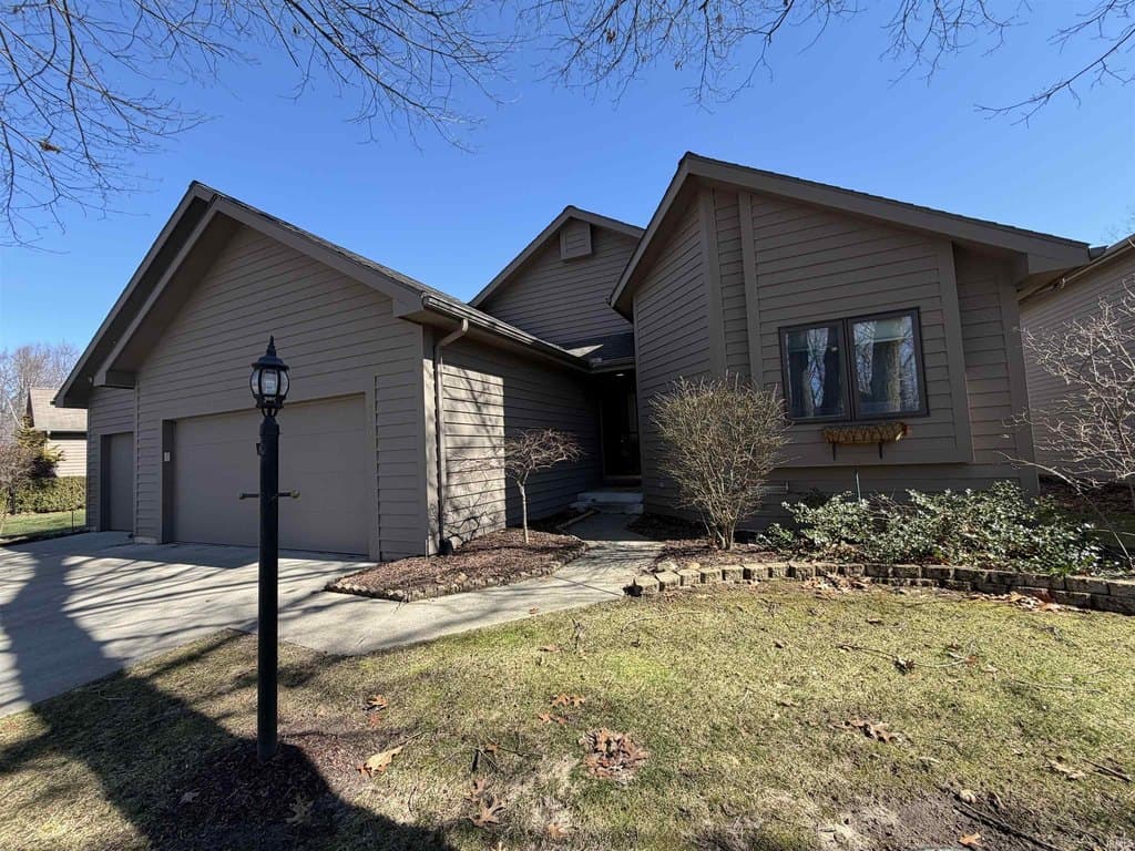 3 bedroom condo for sale at 3410 Bridgetown Rd Bristol - $417,000