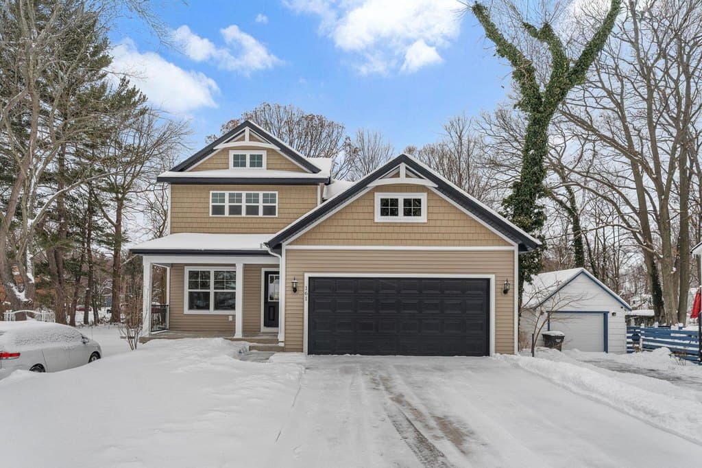 3 bedroom house for sale at 161 Manley Ave Beechwood - $369,900