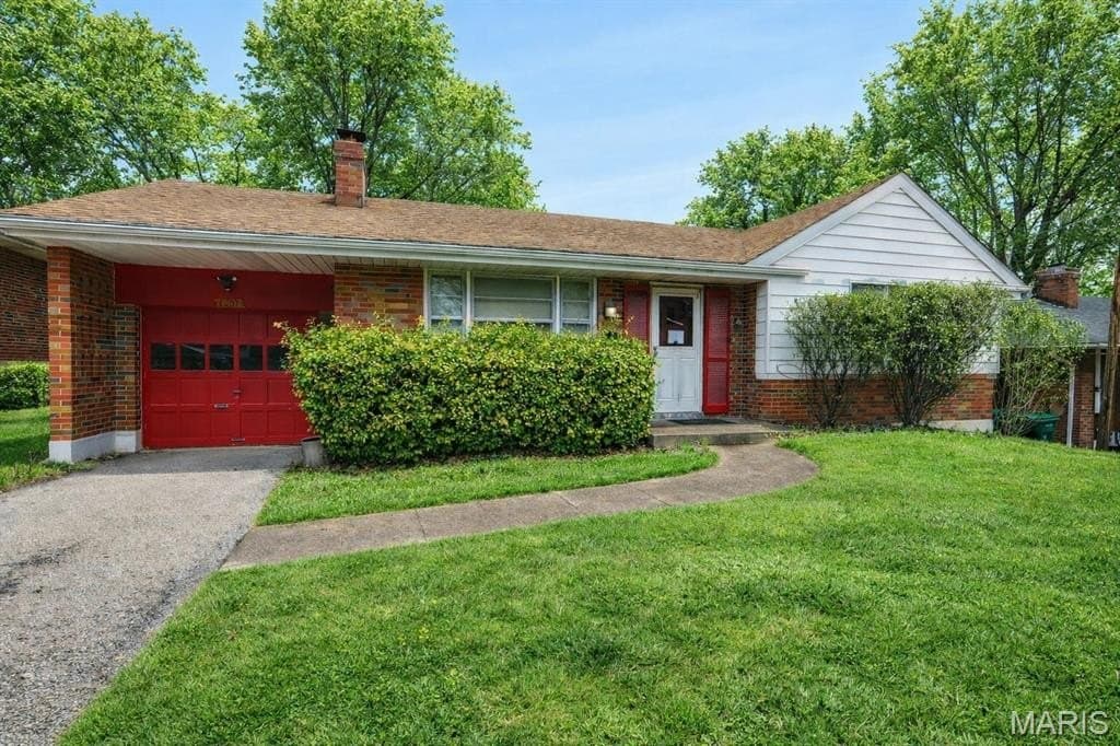 2 bedroom house for sale at 1201 Duenke Dr Bellefontaine Neighbors - $73,000