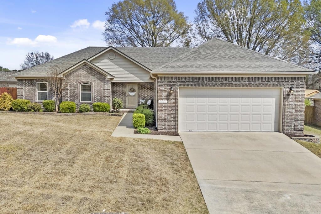 4 bedroom house for sale at 1711 Pioneer Dr Cabot 72023 - $285,000