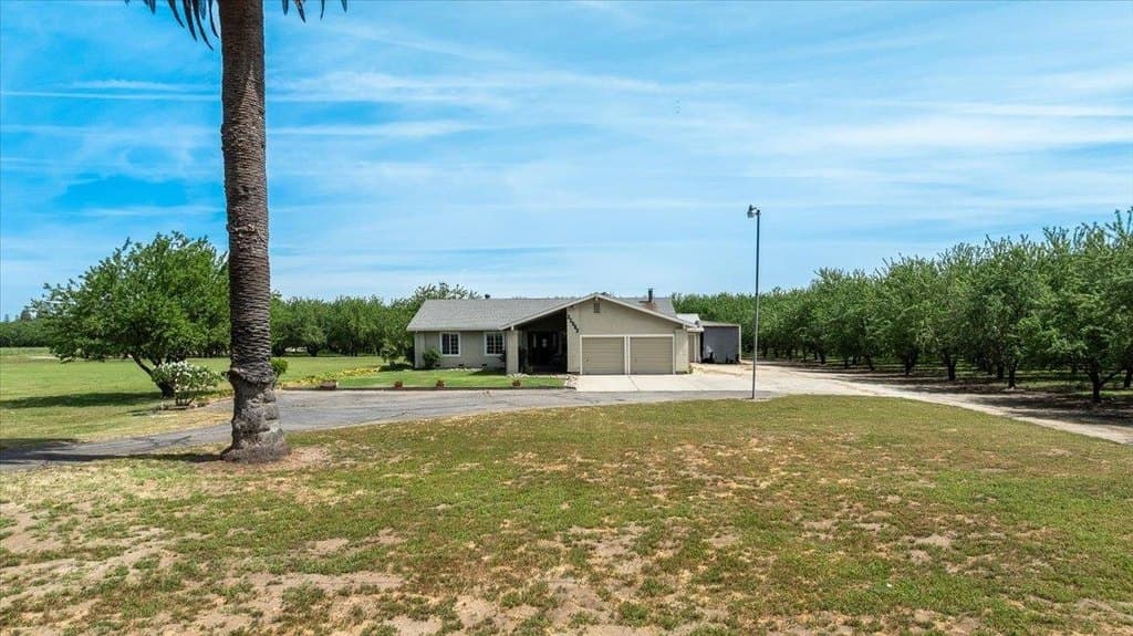 3 bedroom house for sale at 22082 Oleander Ave Manteca 95337 - $899,900