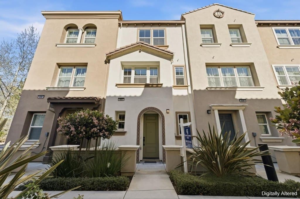 3 bedroom townhouse for sale at 692 Amalfi Loop Milpitas 95035 - $1,199,888