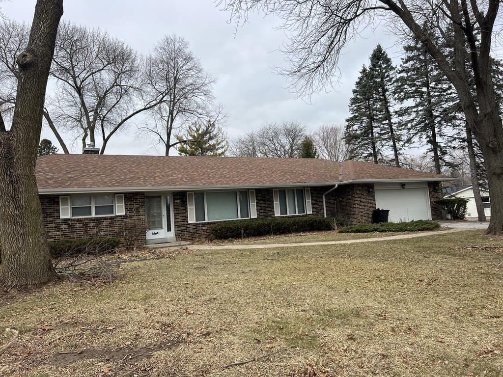 3 bedroom house for sale at 3385 Bradee Rd Brookfield 53005 - $399,900