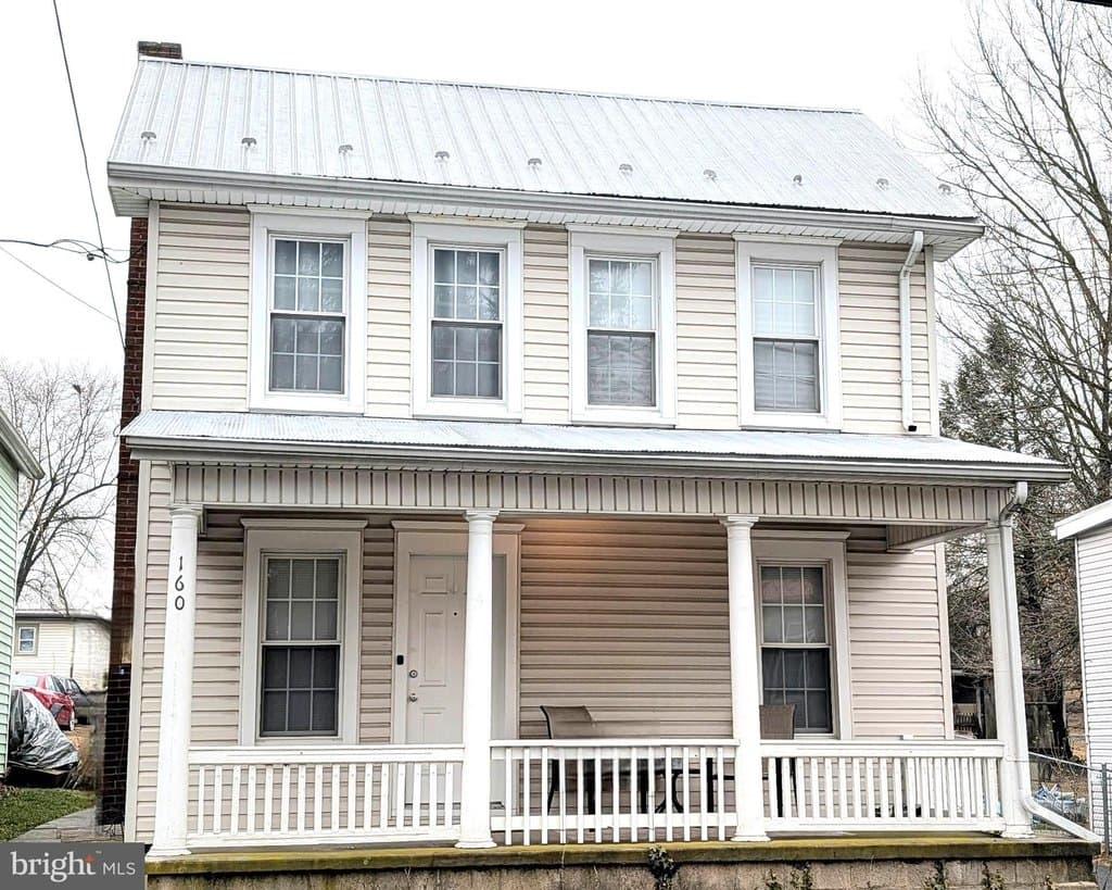 3 bedroom house for sale at 160 N Main St Aspers - $215,000
