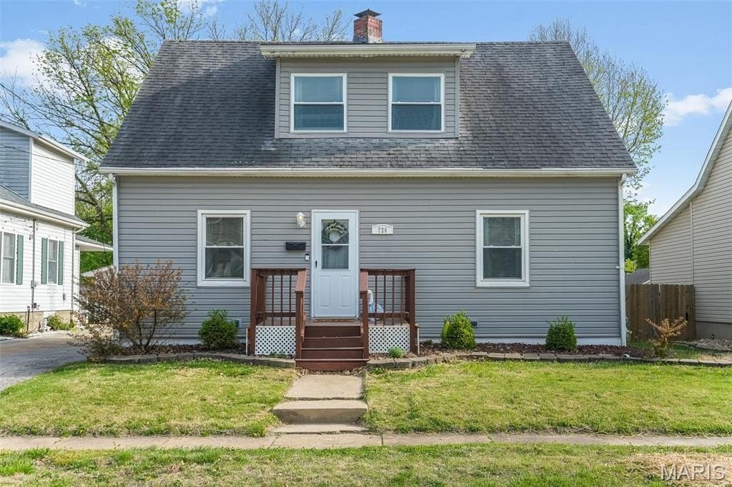 3 bedroom house for sale at 726 Maple St Collinsville 62234 - $180,000