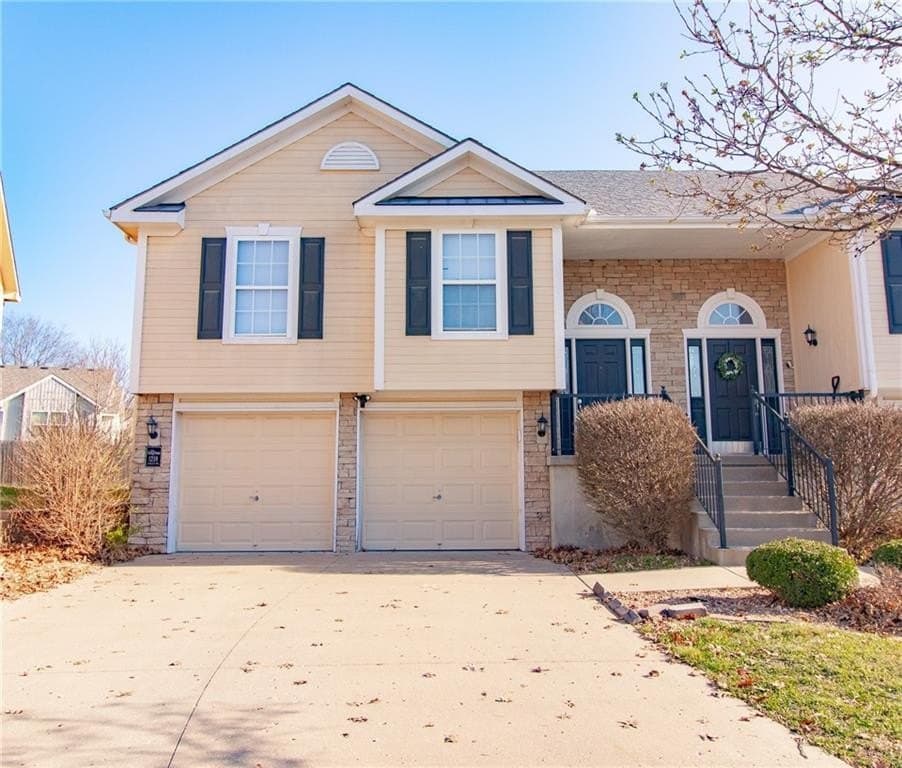 3 bedroom house for sale at 1218 NW Ashley Dr Grain Valley 64029 - $200,000